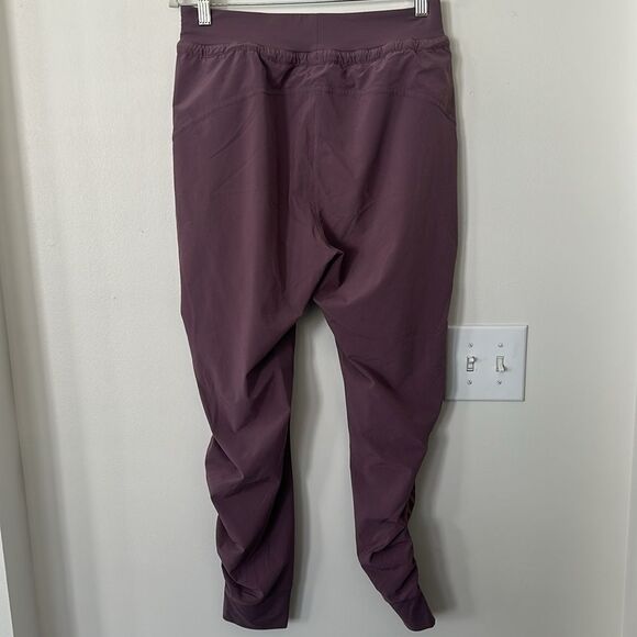 ATHLETA Attitude Pant 4 - Picture 6 of 7